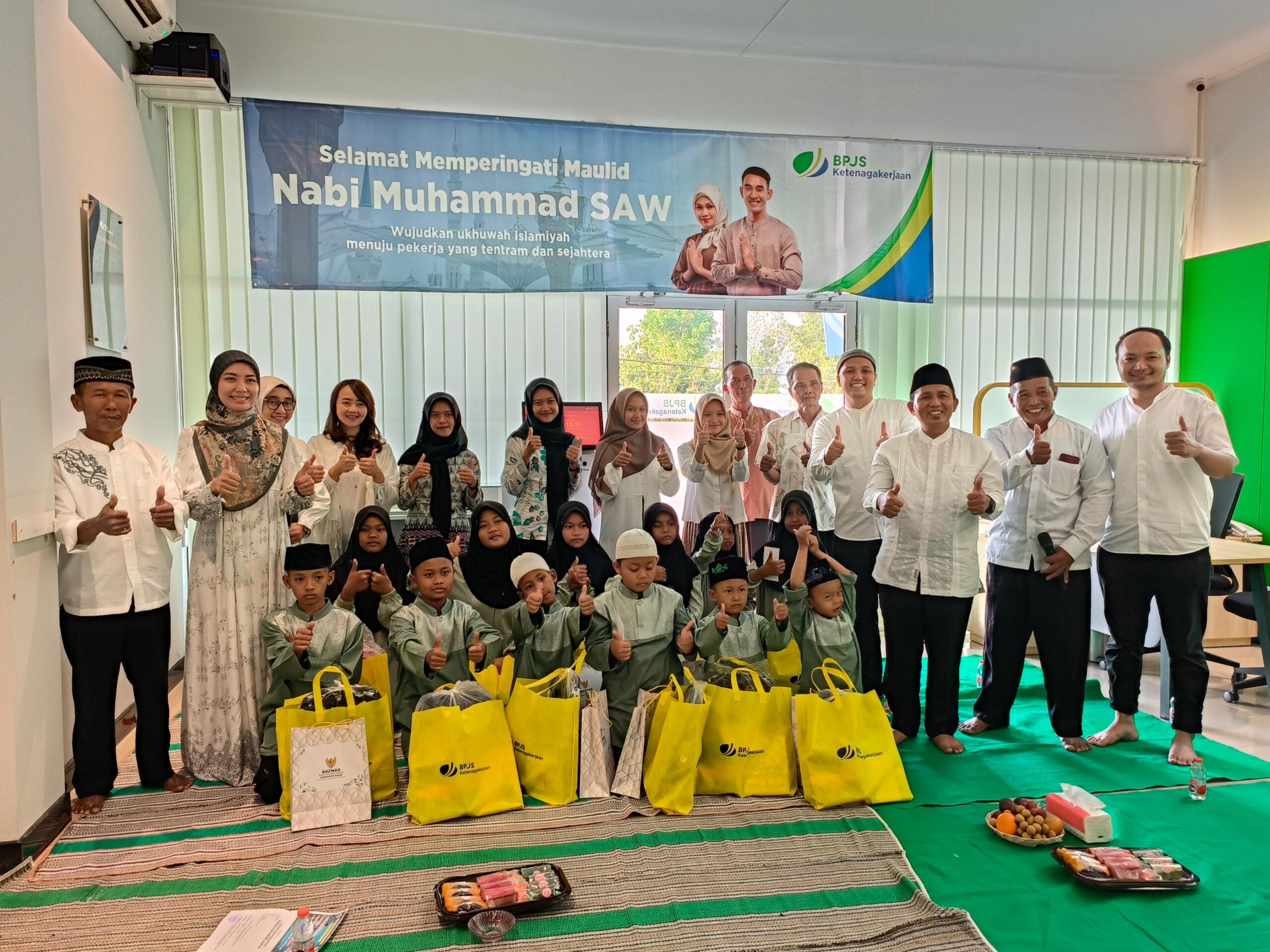 Sinergitas BPJS Ketenagakerjaan Ngawi Bersama BAZNAS Ngawi Gelar Maulid Nabi dan Santunan Anak Yatim