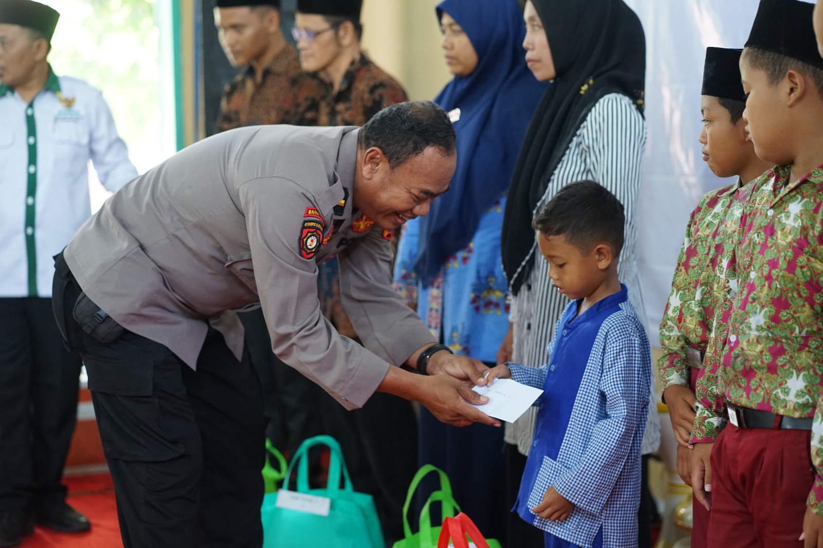 Ratusan Guru Ngaji dan Anak Yatim Terima Santunan Dari Baznas Ngawi